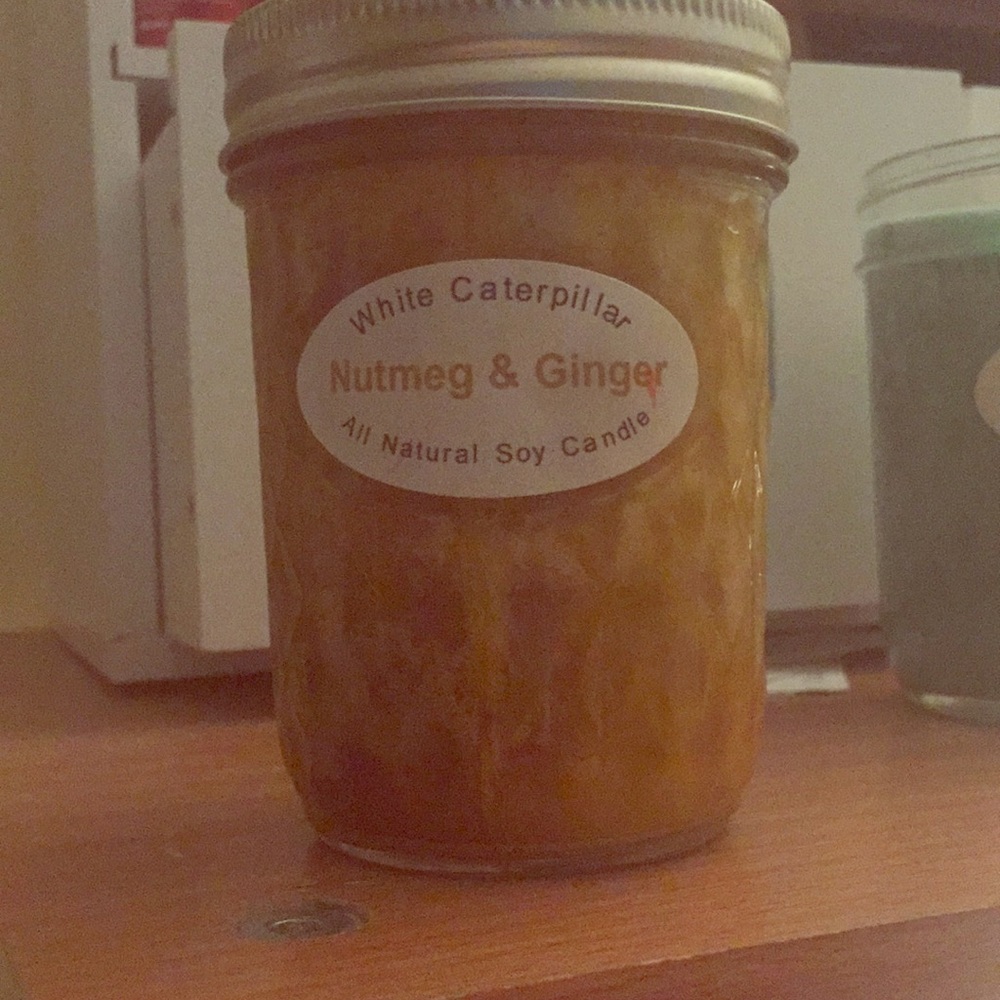 Sweet smelling, soy candle